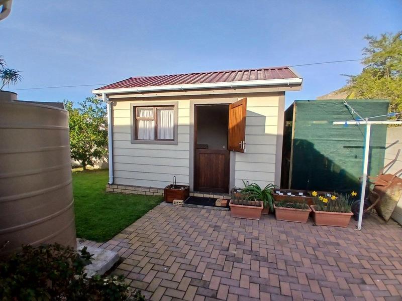 4 Bedroom Property for Sale in Fraaiuitsig Western Cape